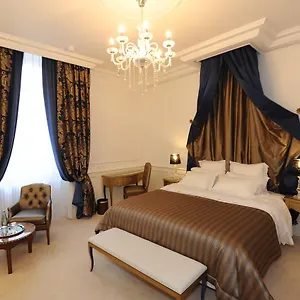 3* Hotel Victor Hugo